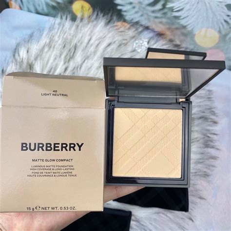 burberry matte glow compact รีวิว|รองพื้นงานผิวละมุน Burberry Matte Glow คุมมันปกปิด ขวดเดียวครบ!.